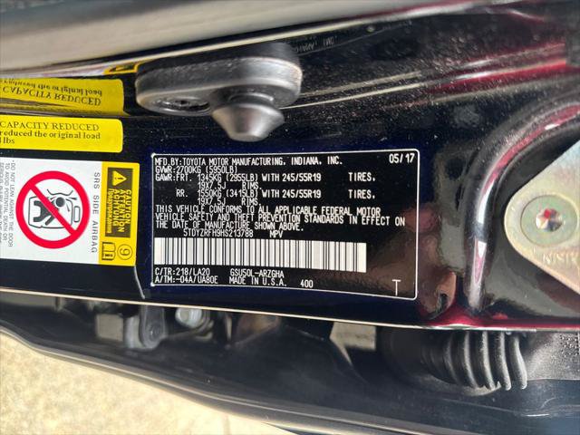 Certified 2017 Toyota Highlander Limited Platinum FWD image 38