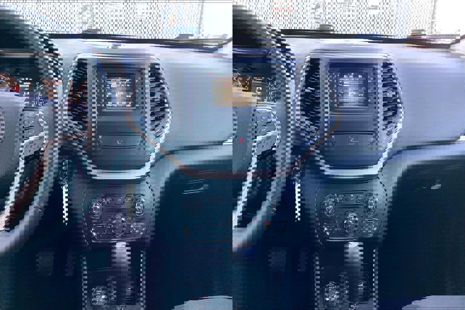 Used 2016 Jeep Cherokee Latitude w/ Cold Weather Group image 6