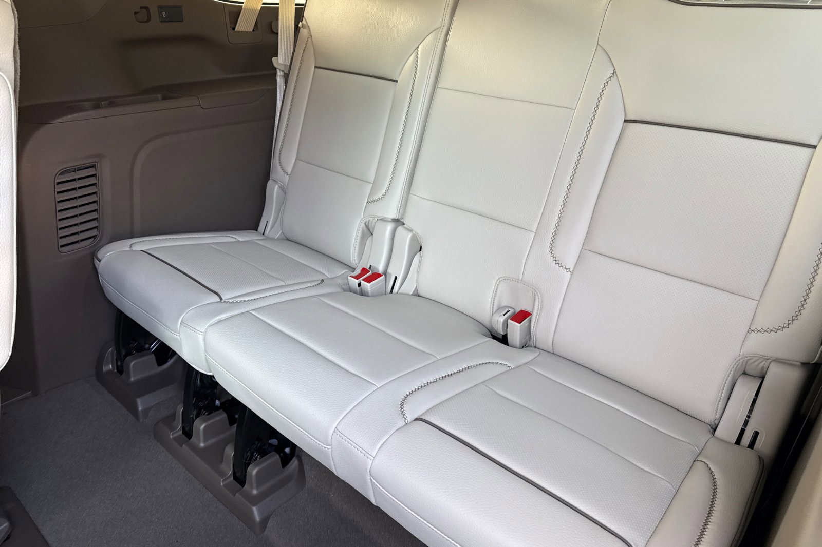 New 2026 GMC Yukon XL Denali w/ Denali Reserve Package image 17