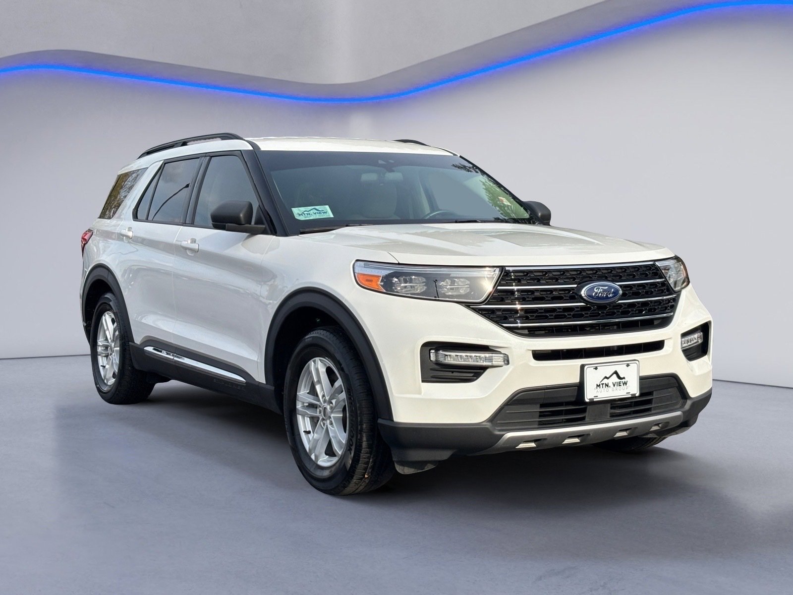 Used 2020 Ford Explorer XLT w/ Equipment Group 202A image 9