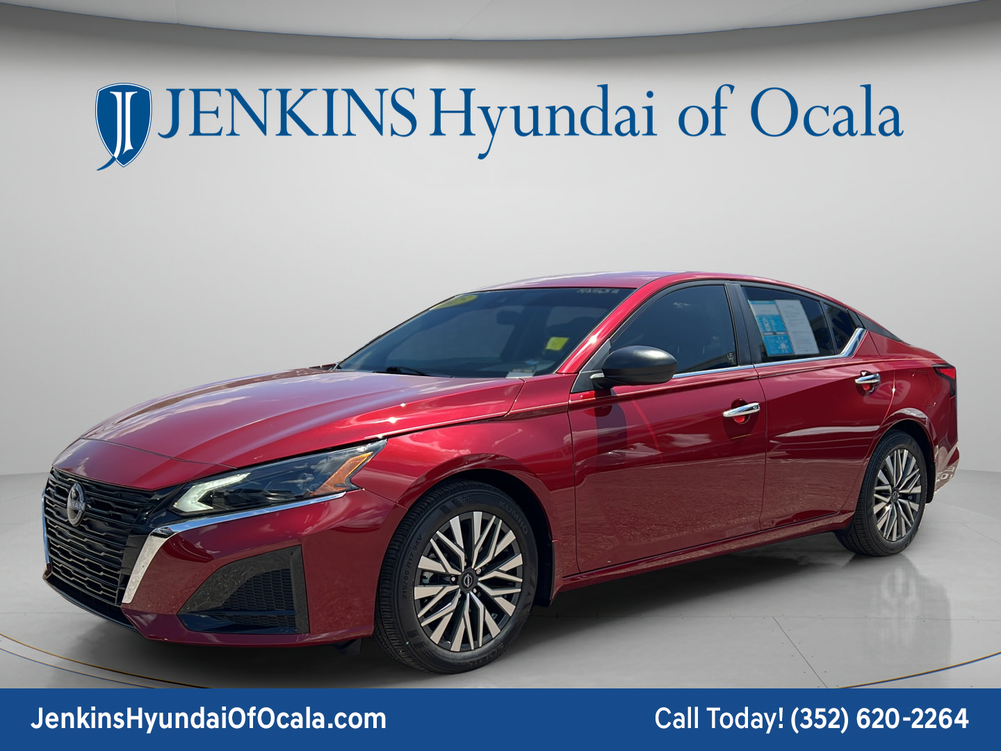 Used 2025 Nissan Altima 2.5 SV FWD image 7