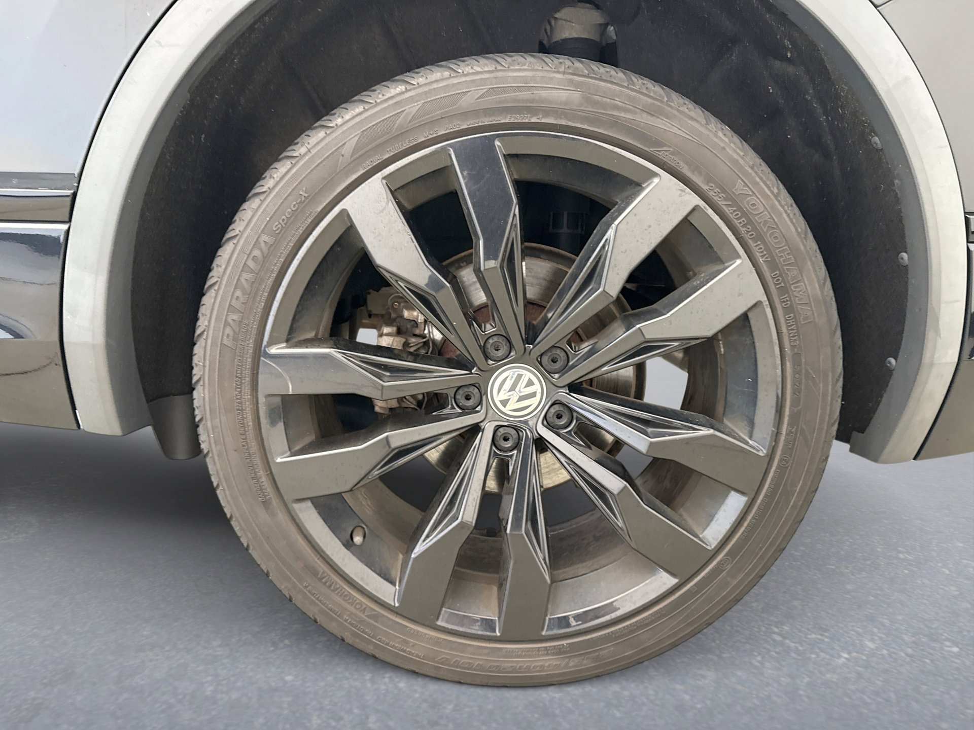Used 2020 Volkswagen Tiguan SE R-Line AWD/4WD image 20
