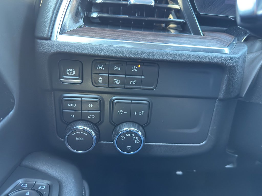 Used 2025 Chevrolet Tahoe LT image 27