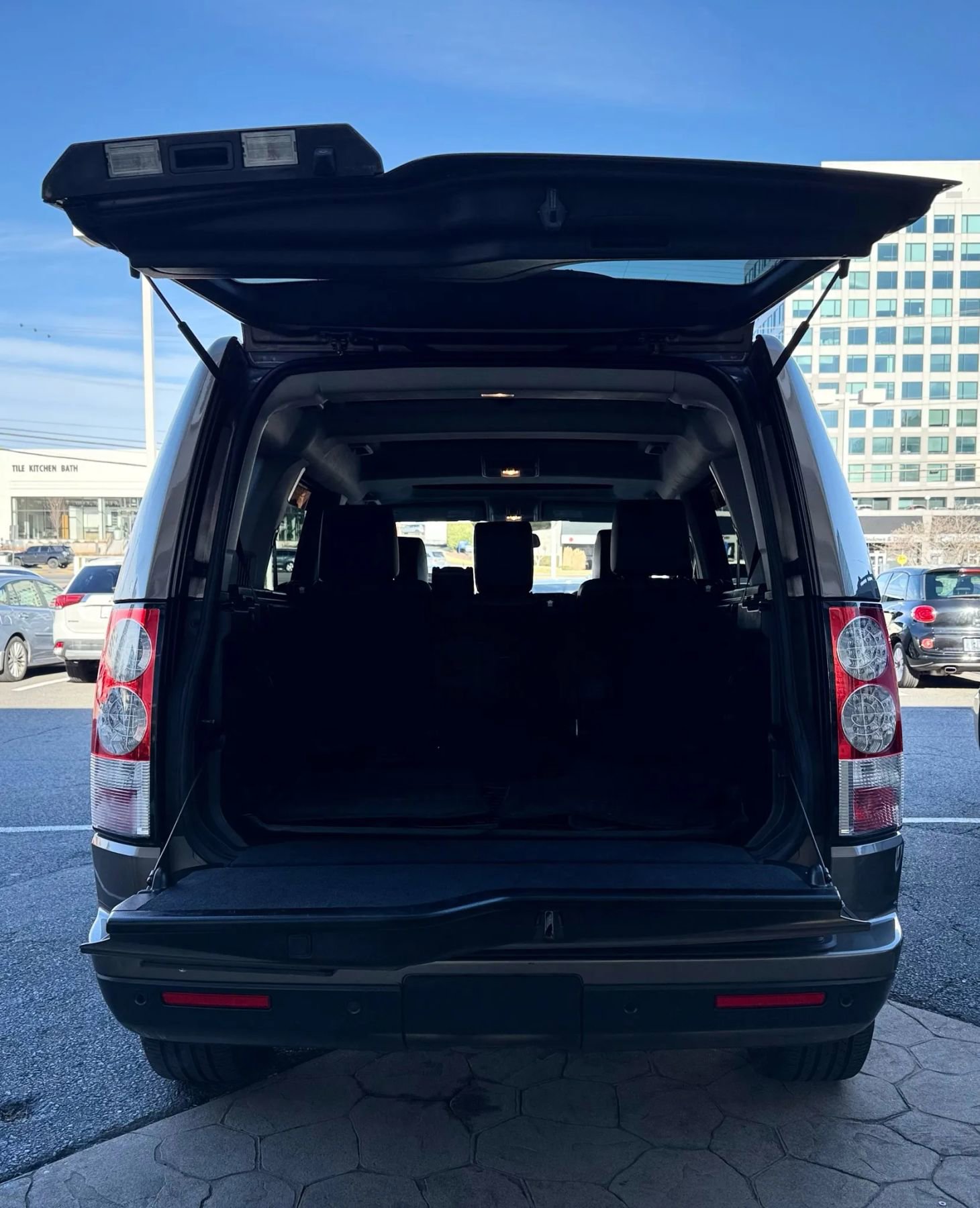 Used 2011 Land Rover LR4 HSE image 44