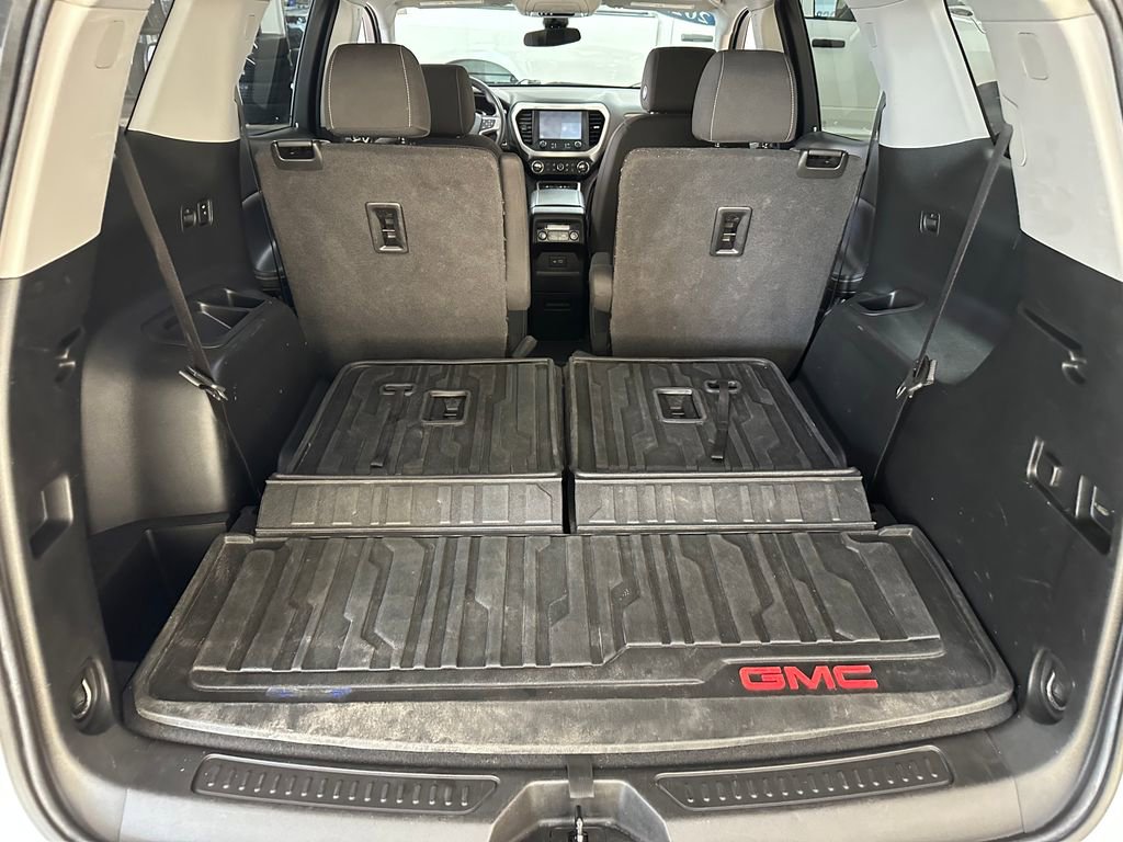Used 2022 GMC Acadia SLE w/ LPO, Floor Liner Package AWD/4WD image 39
