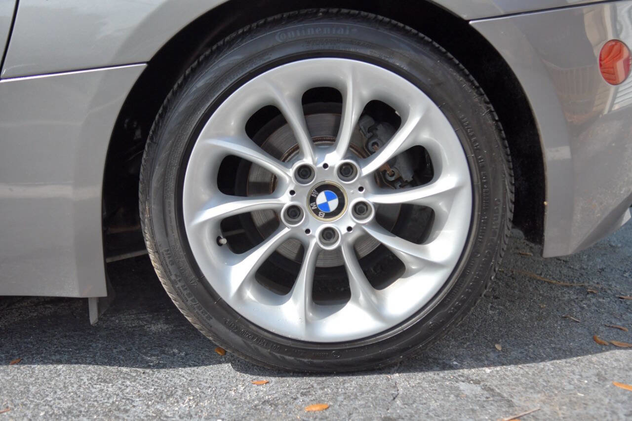 Used 2005 BMW Z4 2.5i image 8