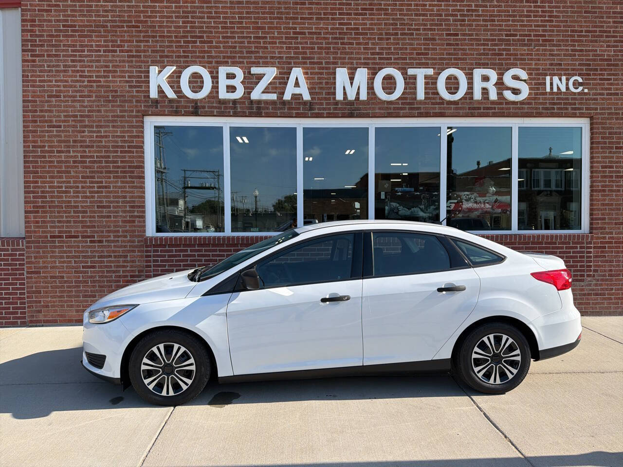 Used 2018 Ford Focus S FWD image 2