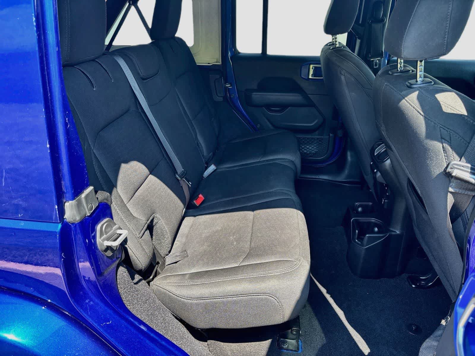 Used 2019 Jeep Wrangler Unlimited Sahara AWD/4WD image 24