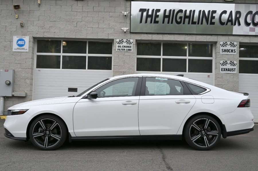 Used 2025 Honda Accord Sport image 2