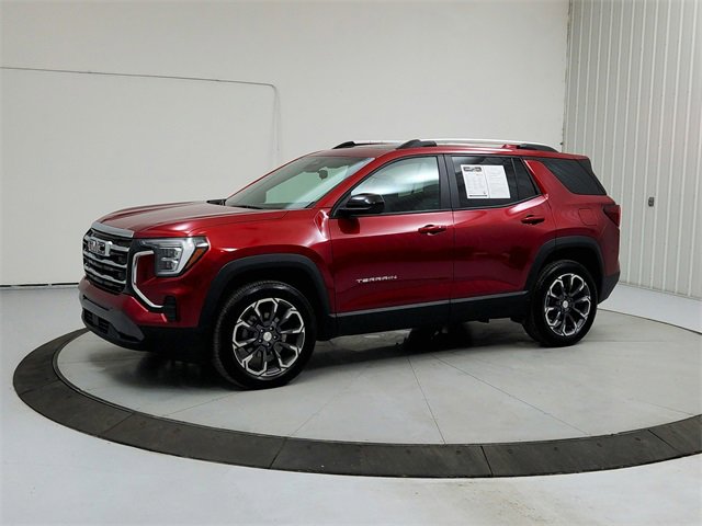 Used 2026 GMC Terrain Elevation w/ Elevation Premium Package image 3