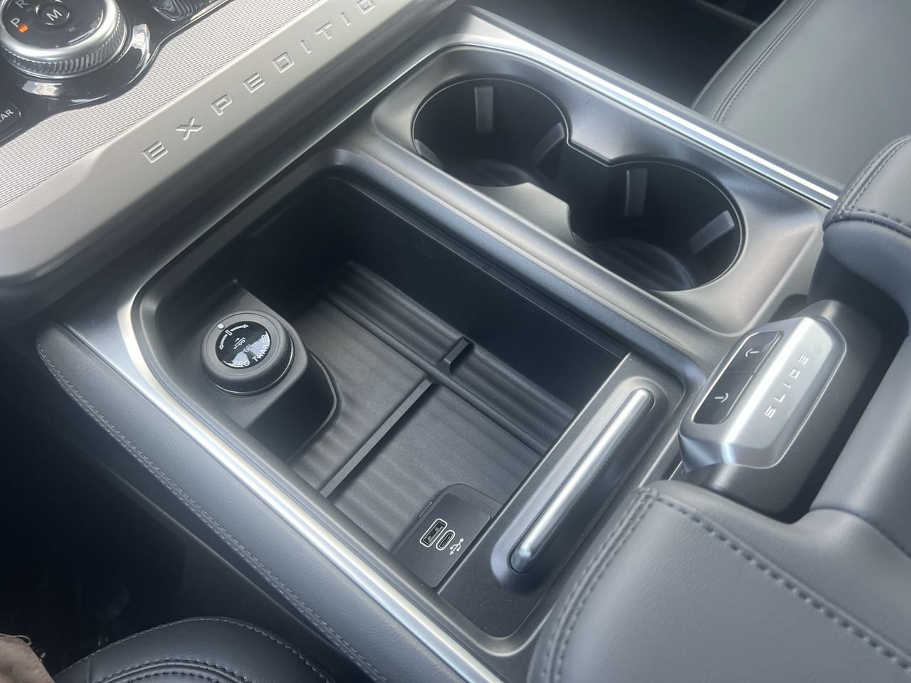 New 2027 Ford Expedition Max Active RWD image 8