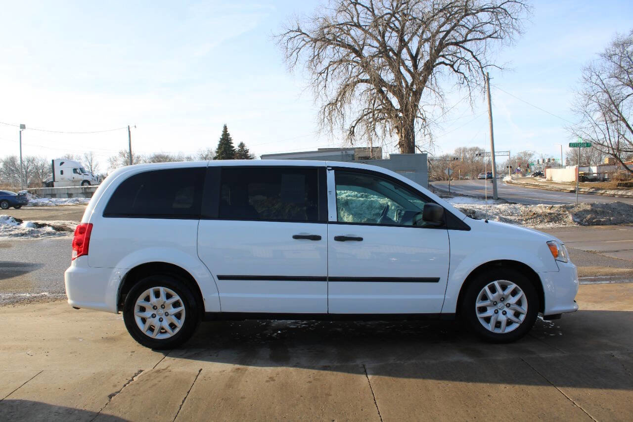 Used 2015 RAM C/V Tradesman image 3