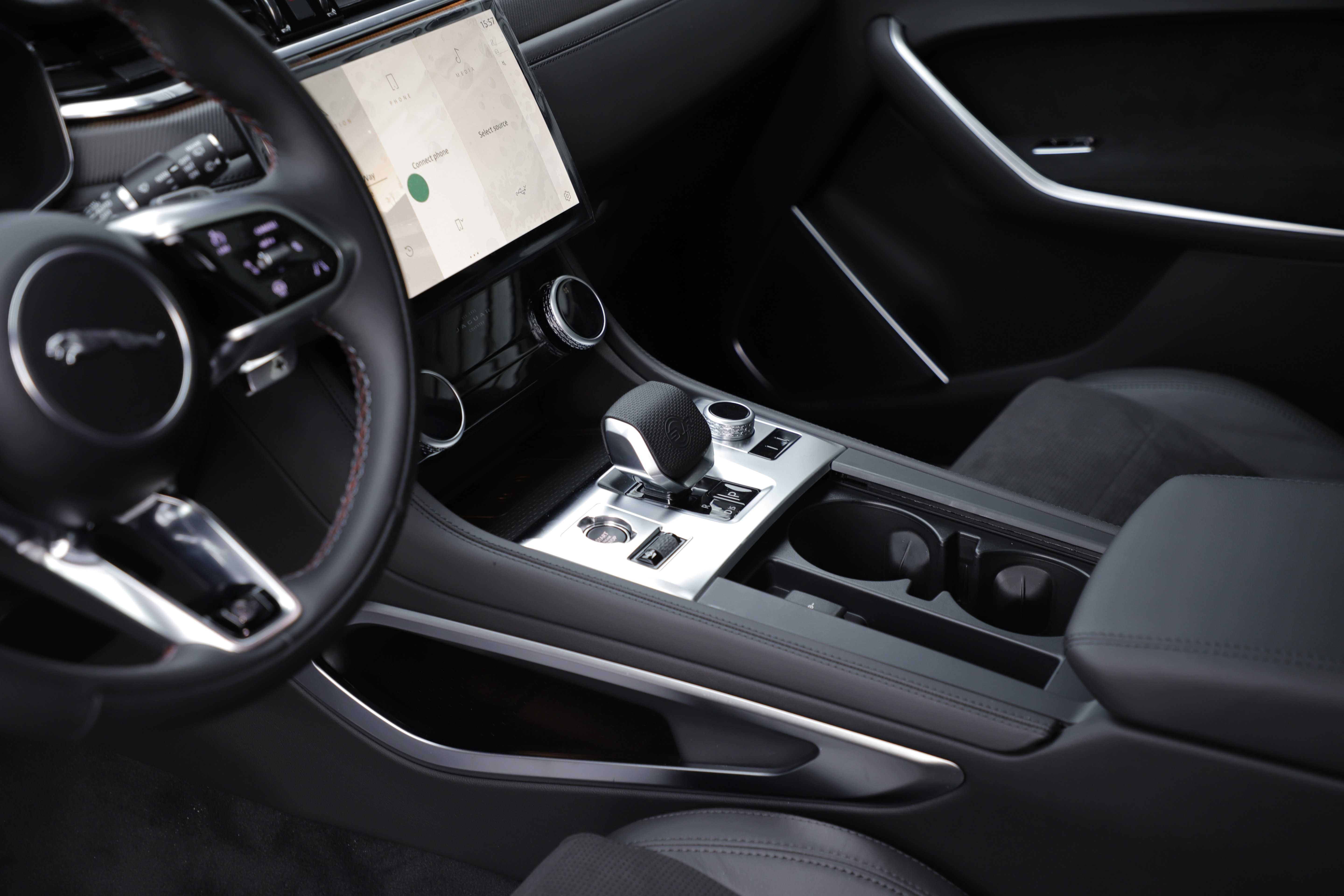 New 2026 Jaguar F-PACE SVR image 21