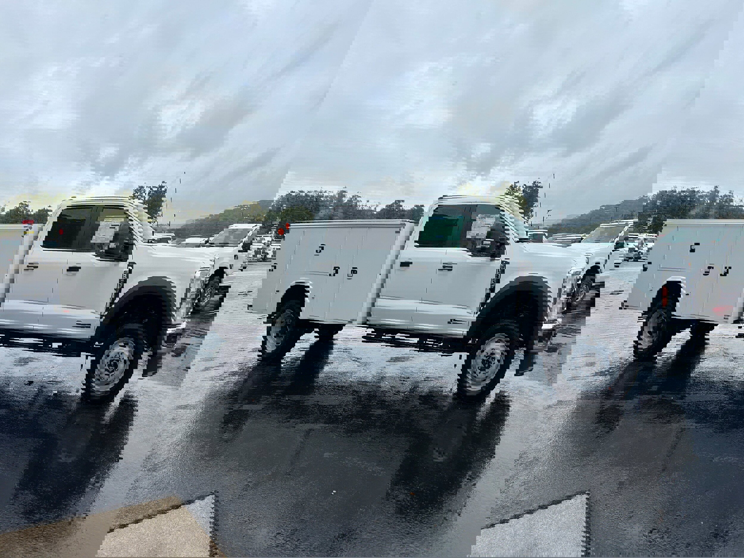 New 2026 Ford F550 4x4 Crew Cab image 16