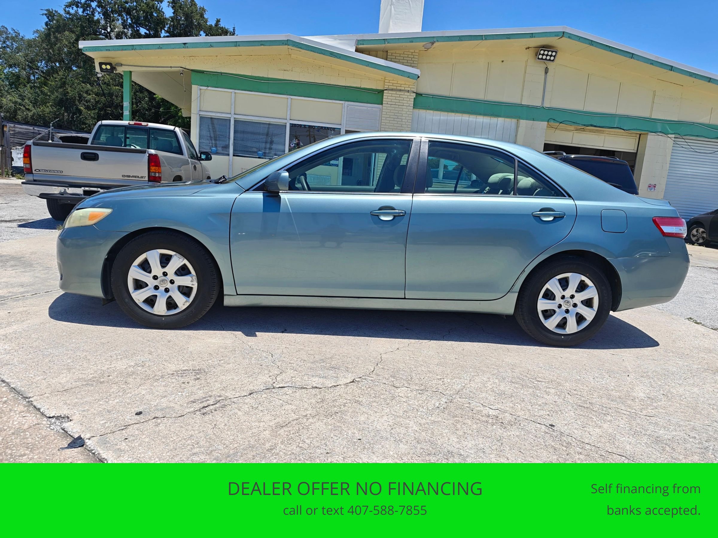 Used 2010 Toyota Camry XLE FWD image 2