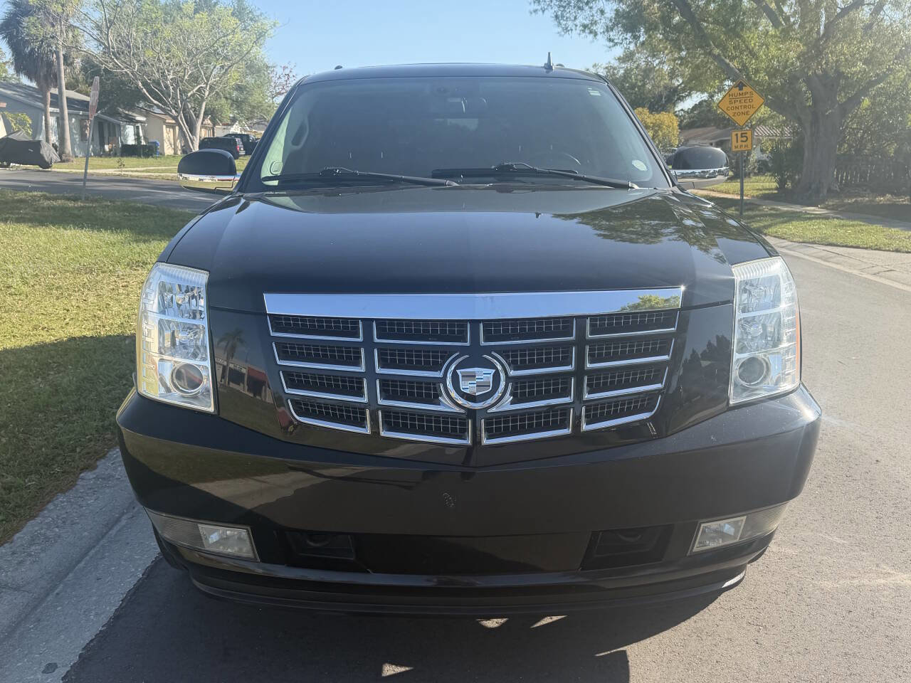 Used 2009 Cadillac Escalade AWD image 5