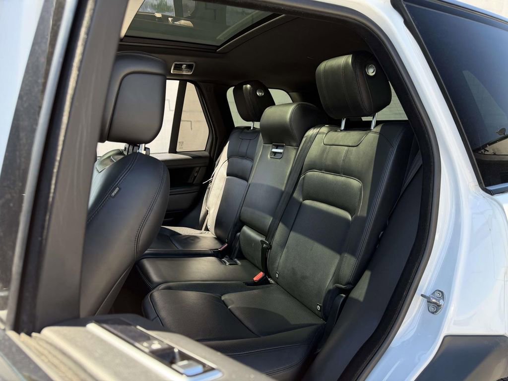 Used 2019 Land Rover Range Rover HSE image 18