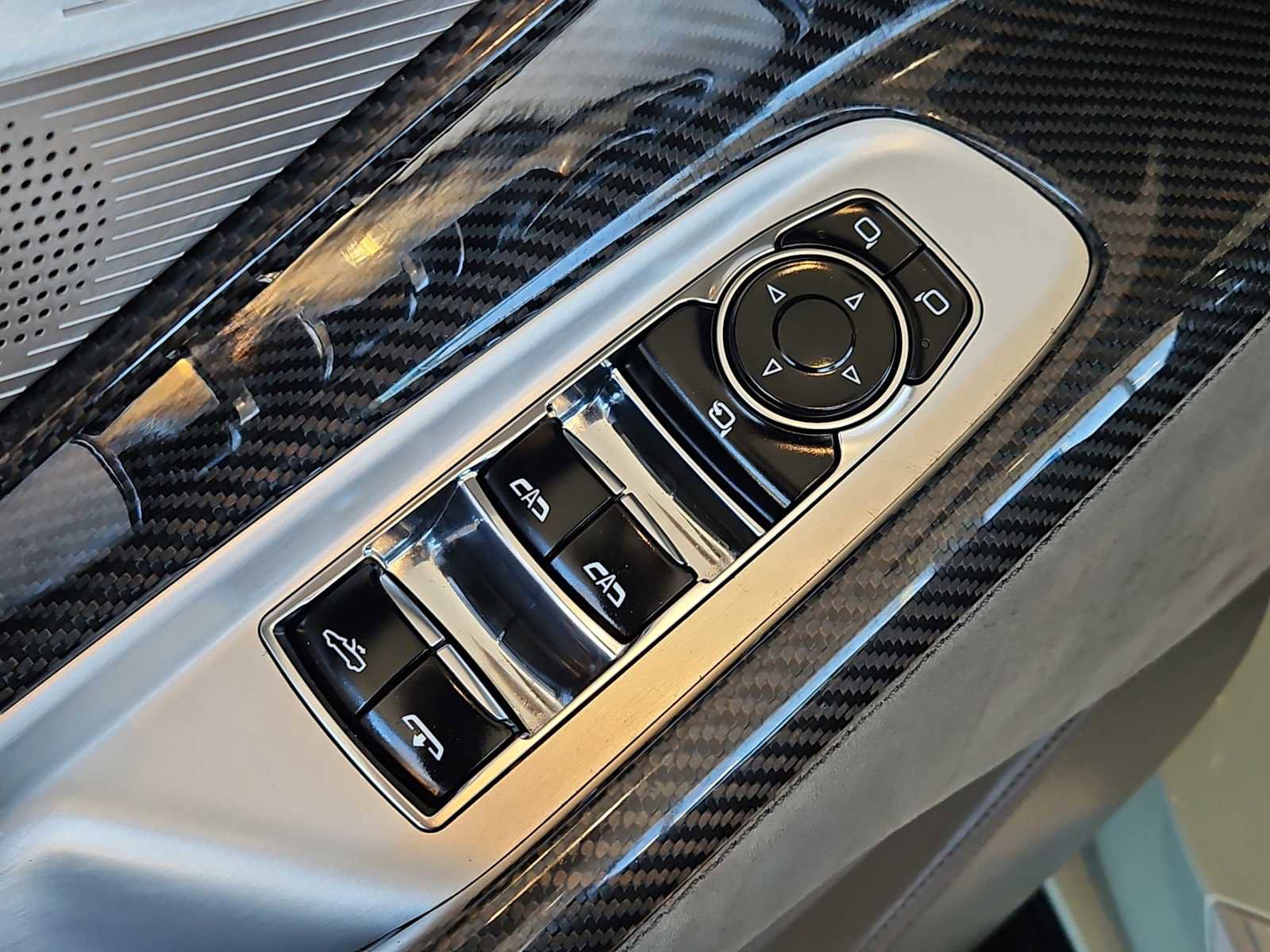 Used 2024 Chevrolet Corvette Z06 w/ Chrome Exterior Badge Package RWD image 29