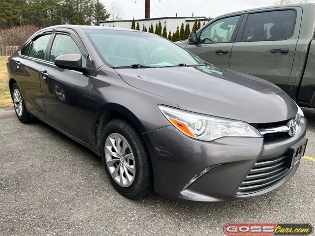 Used 2017 Toyota Camry LE image 2