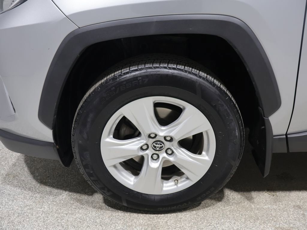 Used 2019 Toyota RAV4 XLE w/ Convenience Package image 8