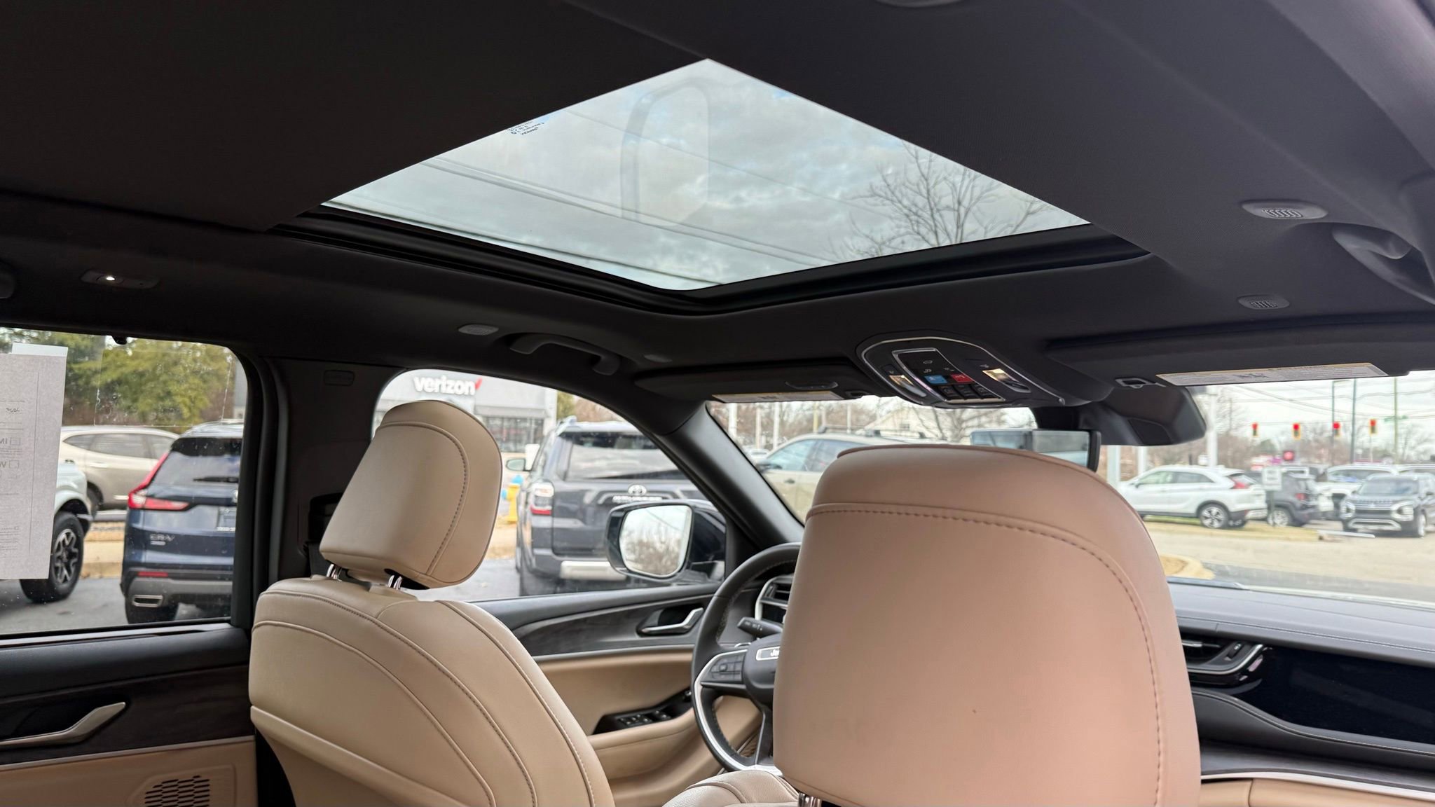 Used 2022 Jeep Grand Cherokee Limited 4xe w/ Luxury Tech Group II image 16