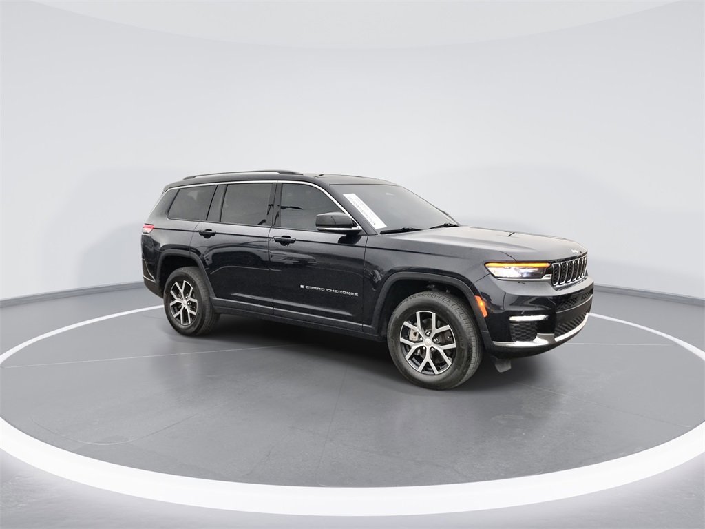 Used 2023 Jeep Grand Cherokee L Limited image 2