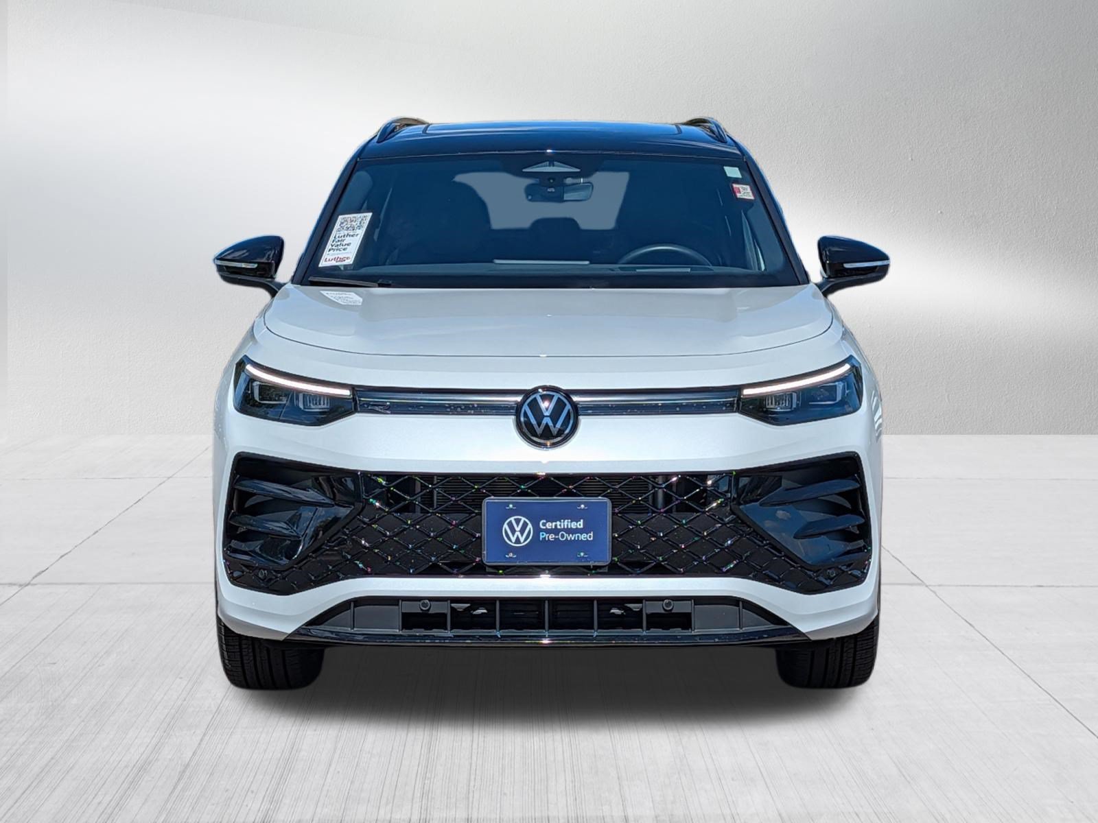 Certified 2026 Volkswagen Tiguan SE R-Line AWD/4WD image 2