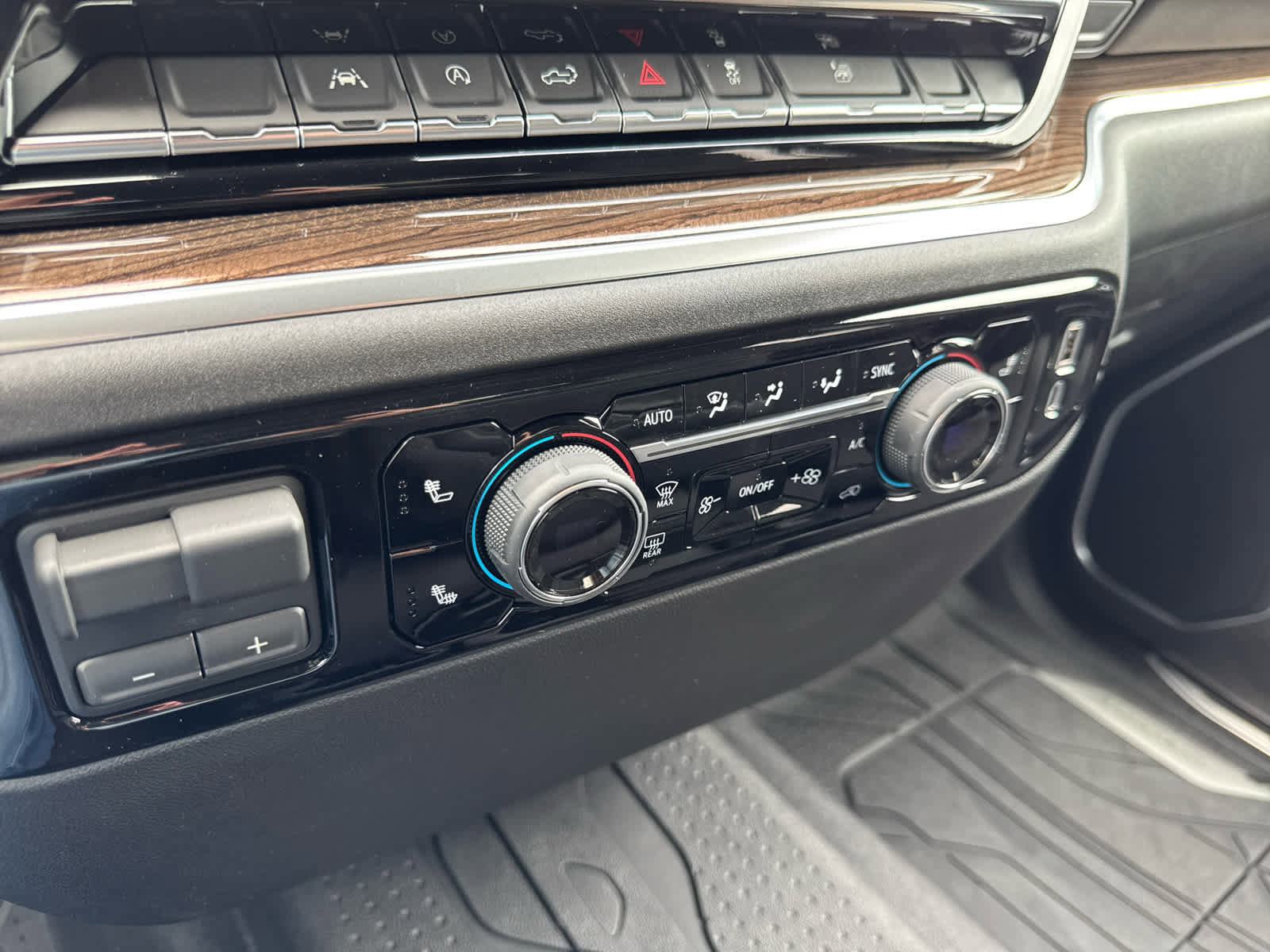 New 2026 Chevrolet Silverado 1500 RST w/ Rally Edition image 22