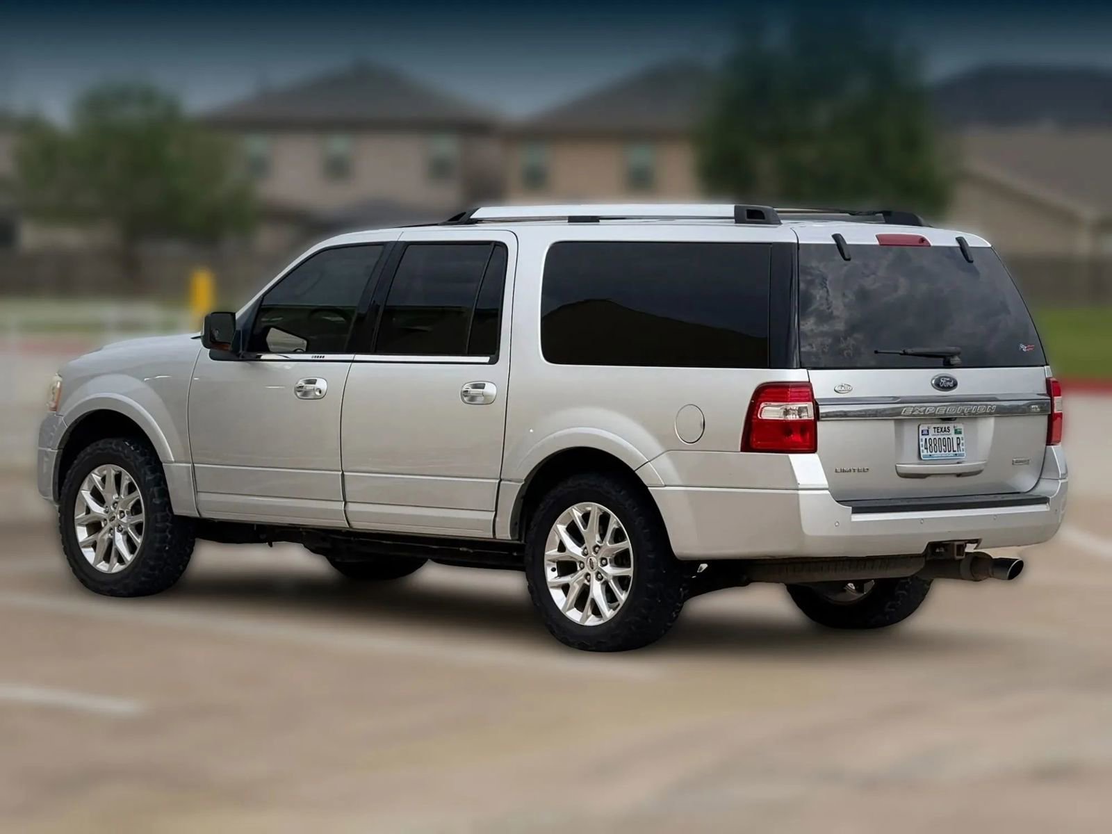 Used 2017 Ford Expedition EL Limited w/ Equipment Group 301A RWD image 5