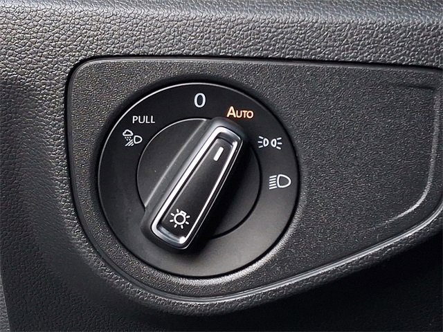 Certified 2022 Volkswagen Atlas Cross Sport SE image 26