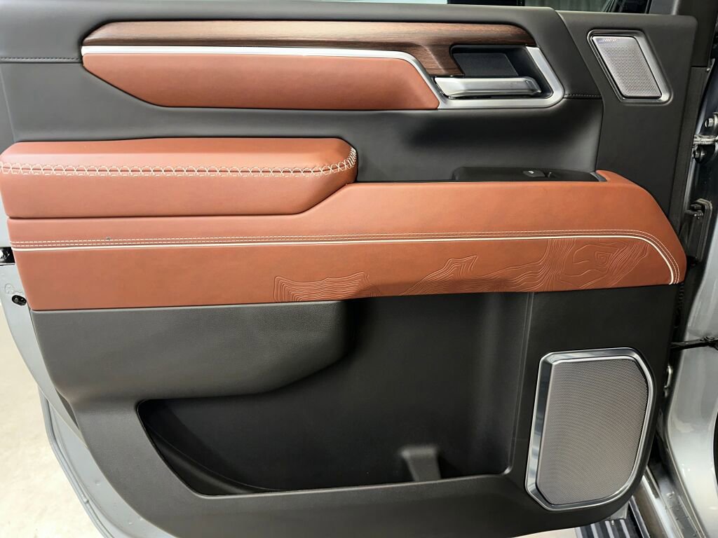 Certified 2025 GMC Sierra 2500 Denali Ultimate w/ Max Trailering Package image 23