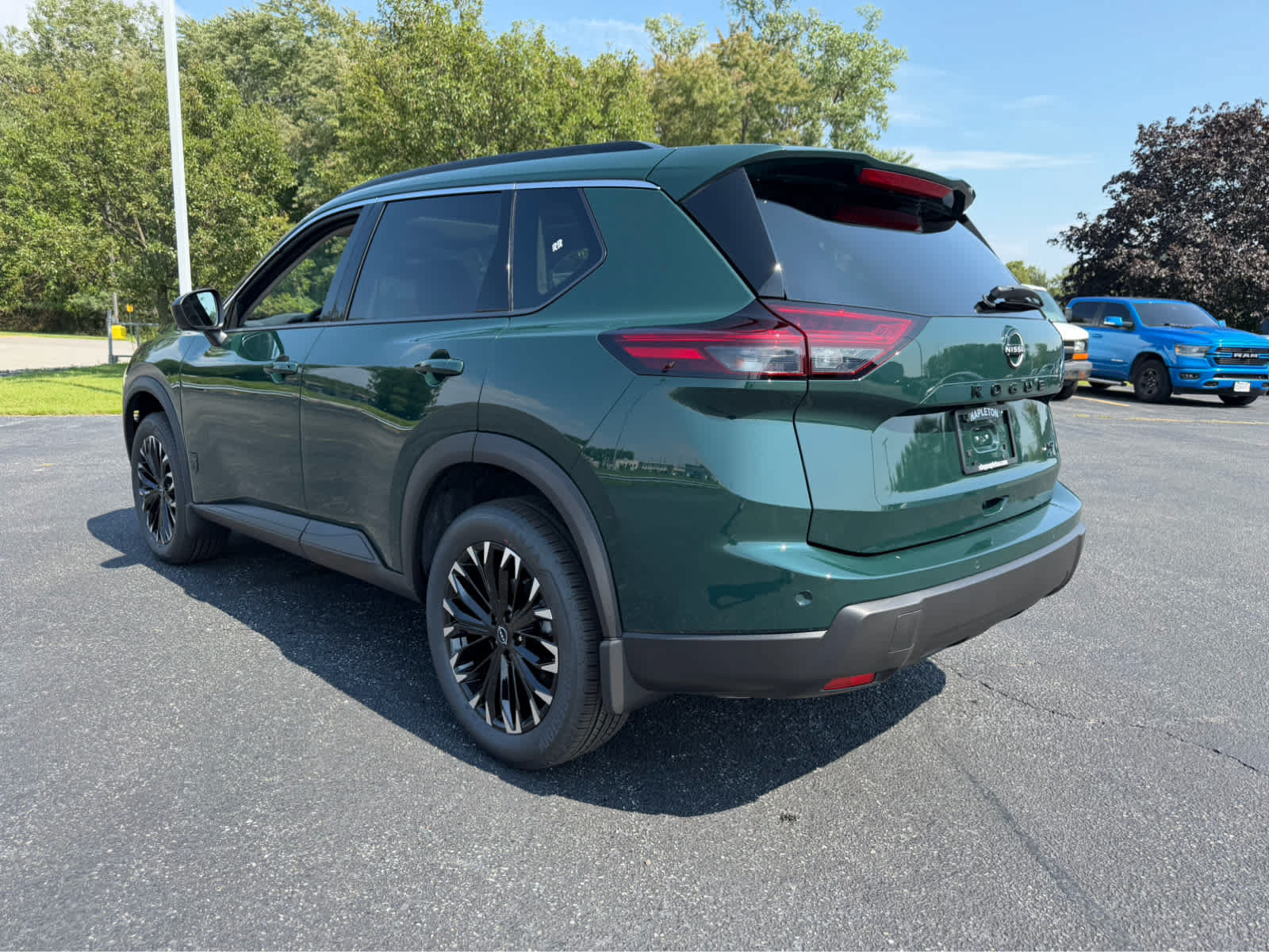 New 2026 Nissan Rogue Dark Armor AWD/4WD image 5