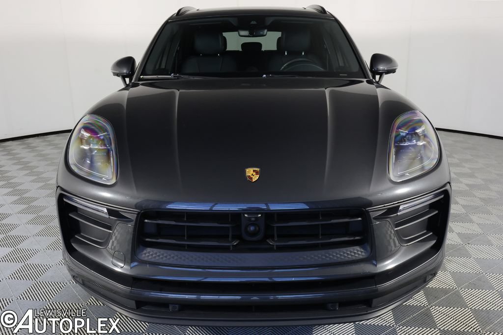 Used 2023 Porsche Macan AWD/4WD image 2