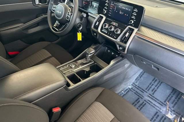 Used 2022 Kia Sorento LX FWD image 19