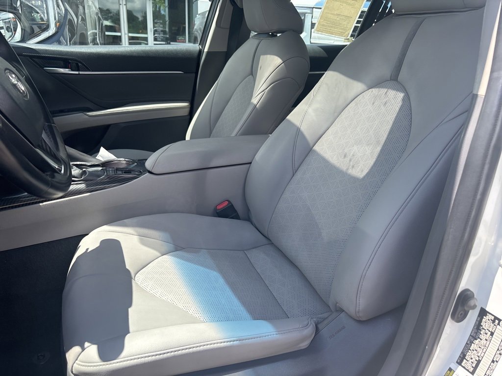 Used 2018 Toyota Camry XSE image 27