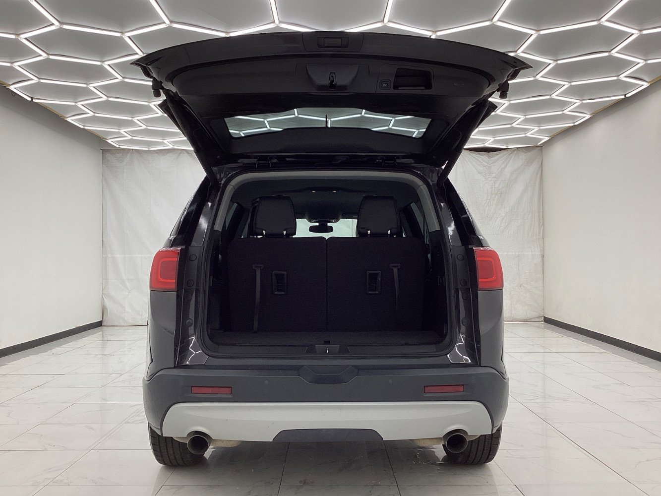Used 2017 GMC Acadia SLT AWD/4WD image 46