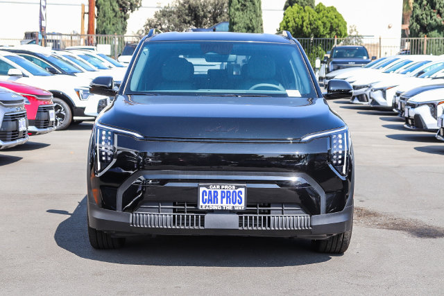 New 2027 Kia EV3 Wind w/ Wind Fwd Nightfall Package image 3