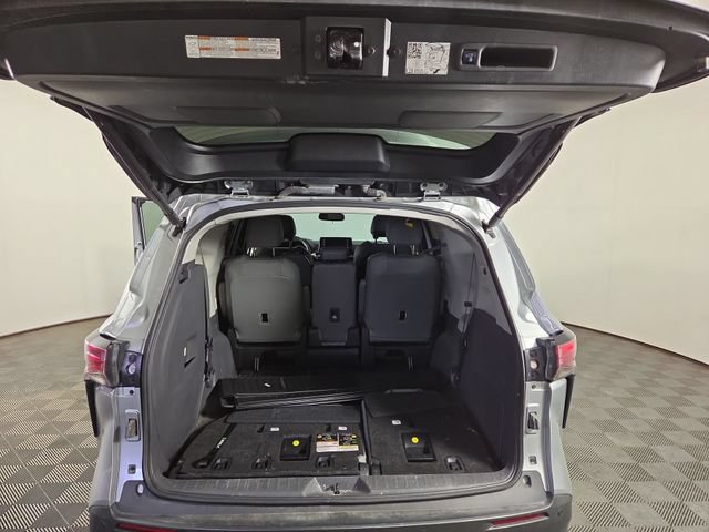 Used 2022 Toyota Sienna XLE FWD image 33