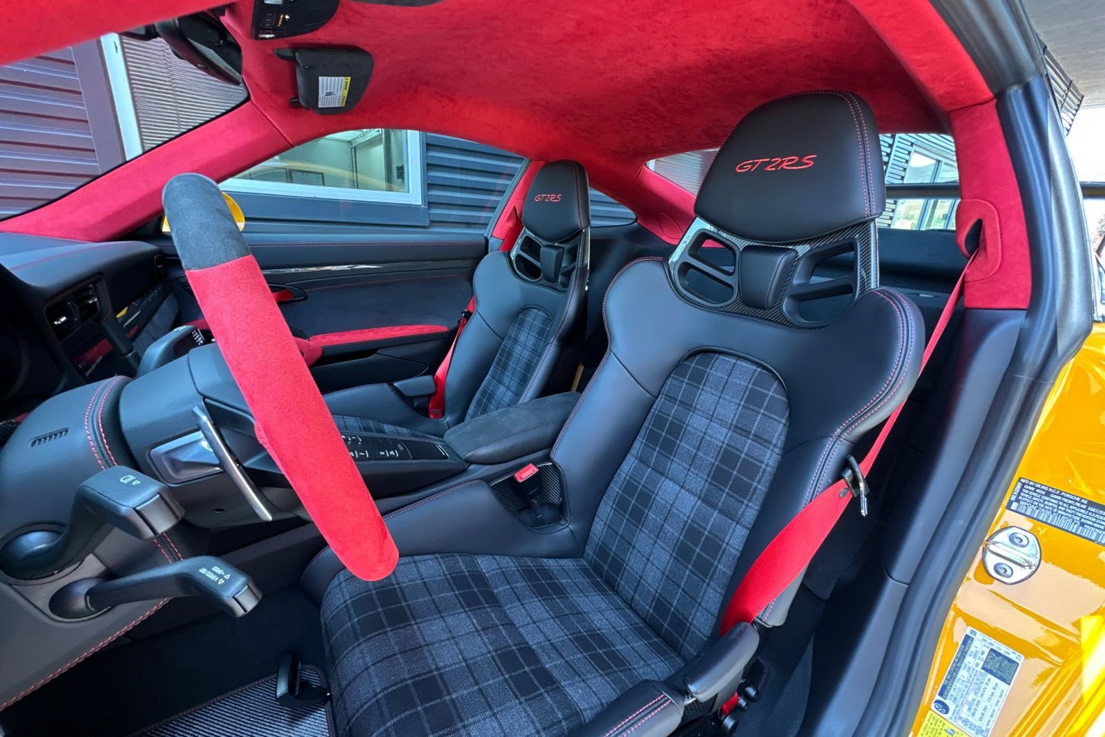 Certified 2018 Porsche 911 GT2 RS RWD image 5