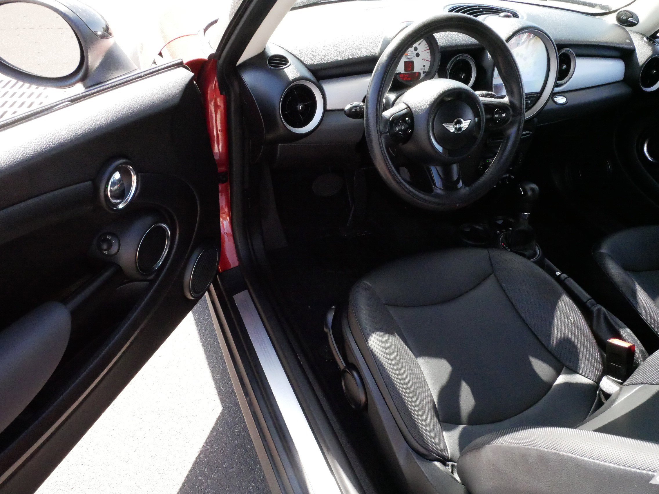 Used 2011 MINI Cooper Hardtop FWD image 9