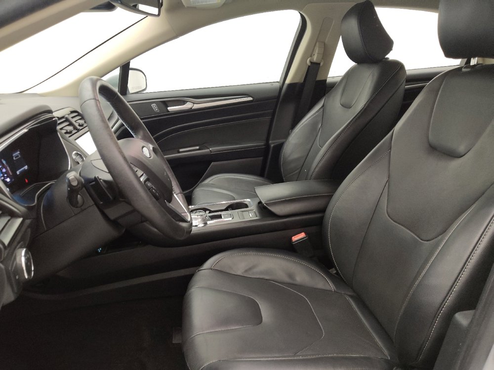 Used 2020 Ford Fusion Titanium FWD image 17