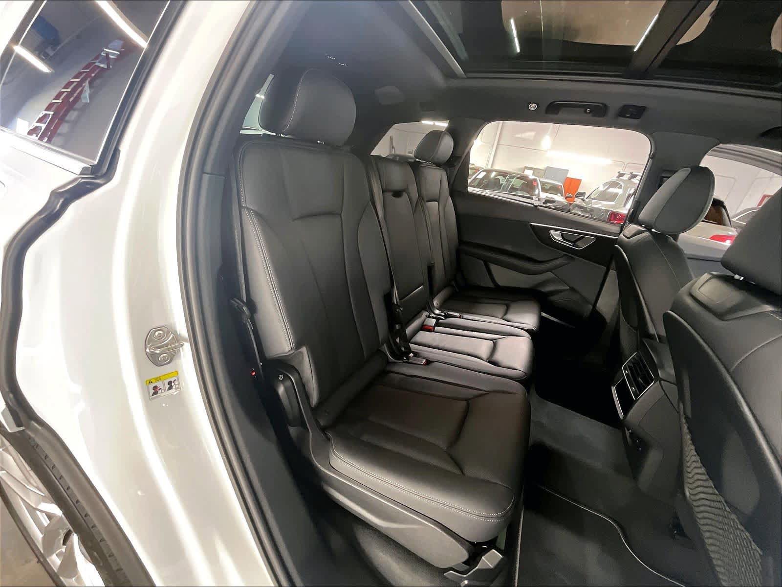 Certified 2025 Audi Q7 3.0T Premium Plus w/ Premium Plus Package AWD/4WD image 28