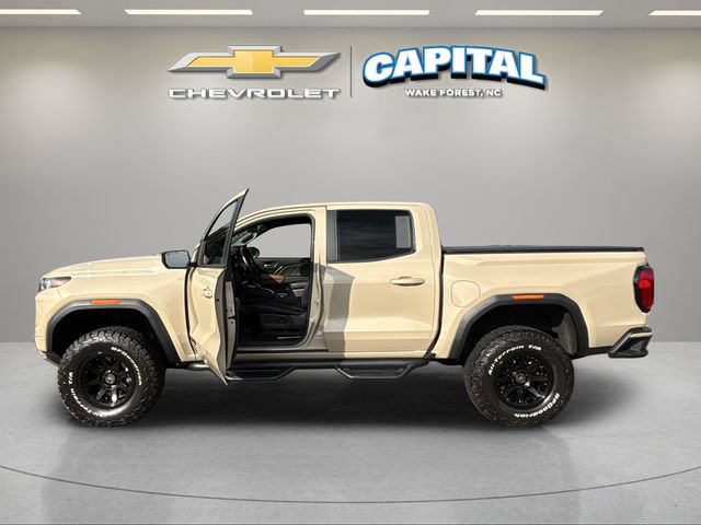 Used 2023 GMC Canyon AT4 w/ AT4 Premium Package AWD/4WD image 9
