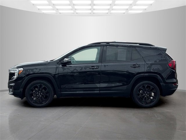 Used 2022 GMC Terrain SLE w/ Driver Convenience Package image 4