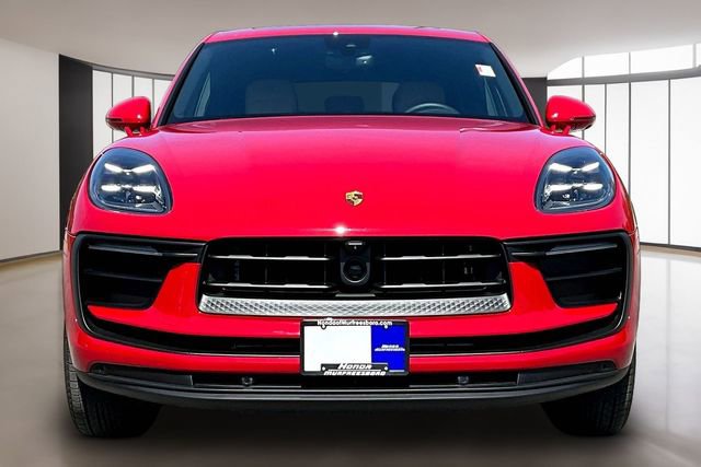 Used 2026 Porsche Macan image 2