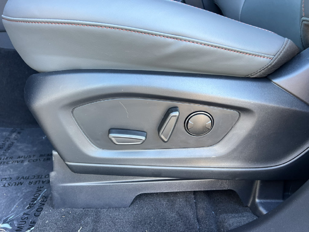 Used 2027 Ford Explorer Active w/ Active Comfort Package AWD/4WD image 11