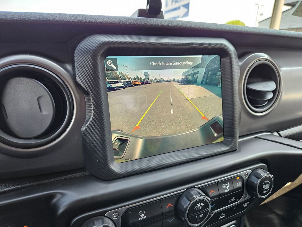 Used 2021 Jeep Gladiator Sport image 27