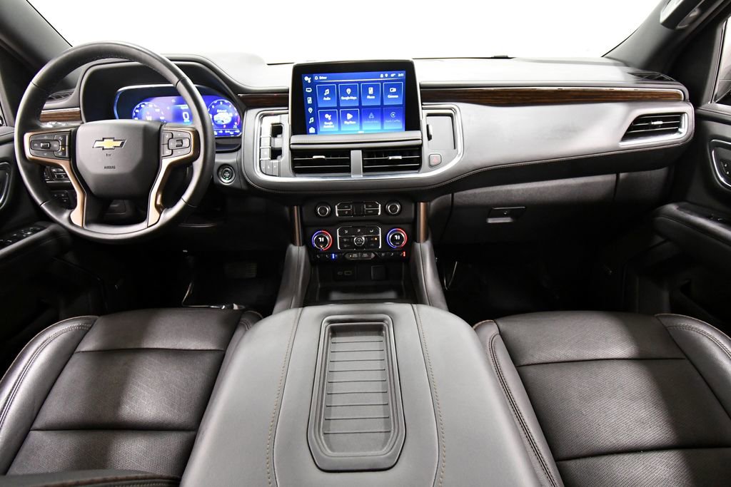 Used 2024 Chevrolet Tahoe High Country AWD/4WD image 3