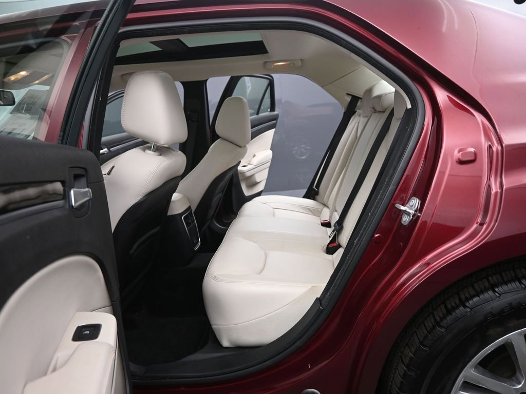 Used 2016 Chrysler 300 Limited image 13