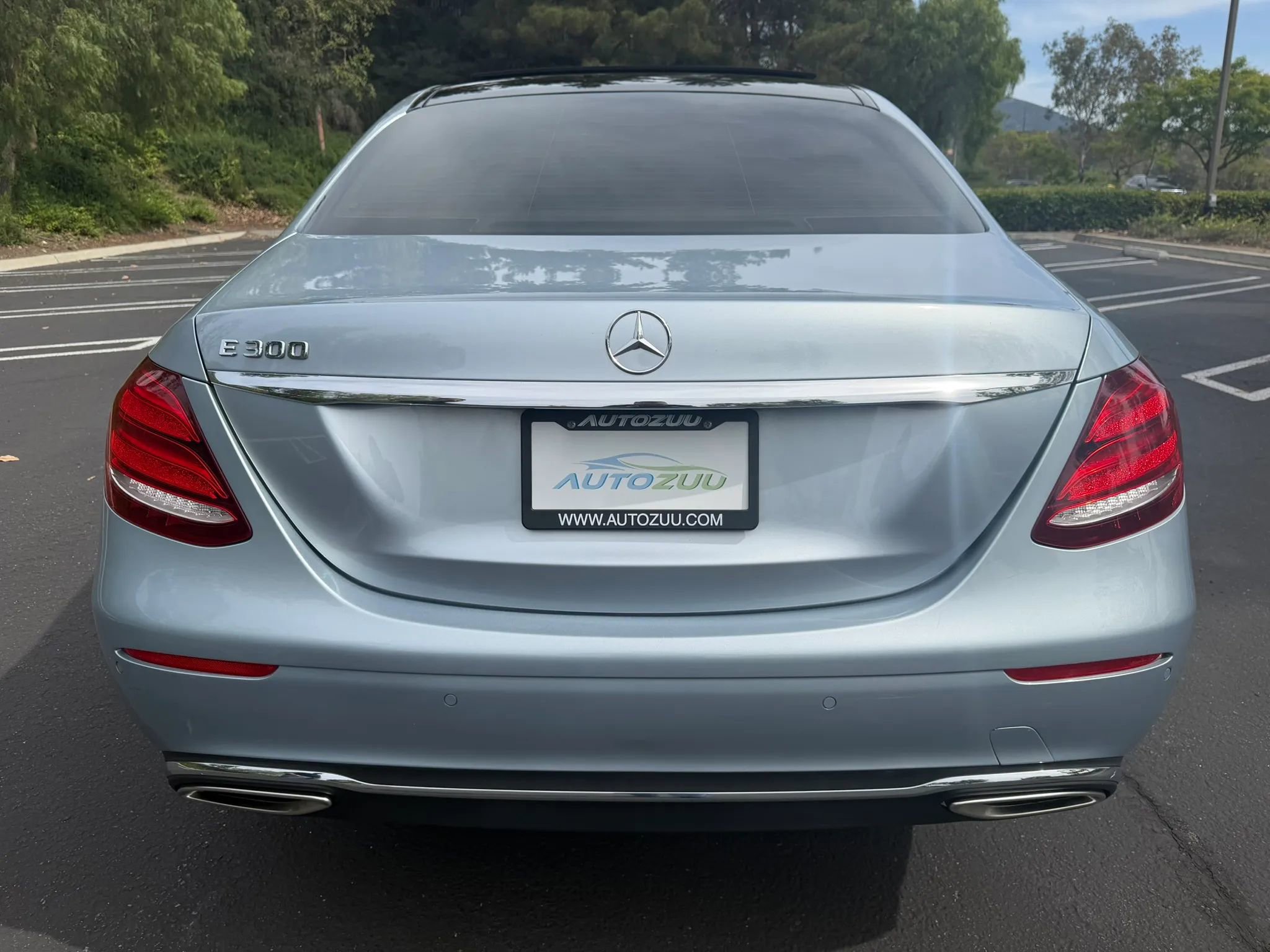 Used 2017 Mercedes-Benz E 300 image 4